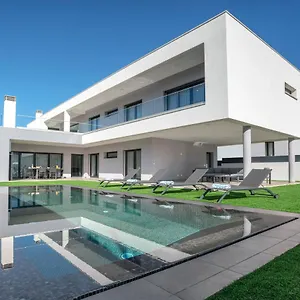 V5 Emma - Luxury 5 Bedroom In With Private Pool And Jacuzzi Villa